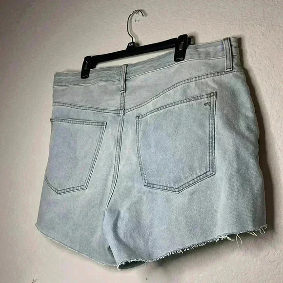 MADEWELL - MID RISE , RELAXED
DENIM SHORTS SIZE 14W - Picture 8 of 13